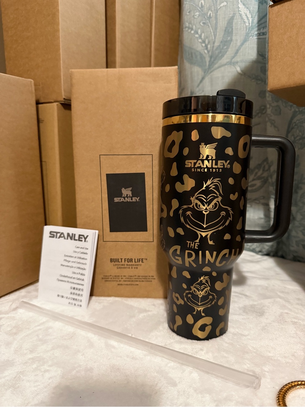 40oz Stanley Black & Gold The Grinch with cheetah print design